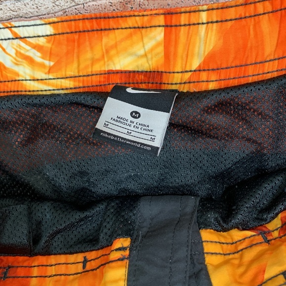 Nike men’s swim trunks. Size M - Picture 8 of 8